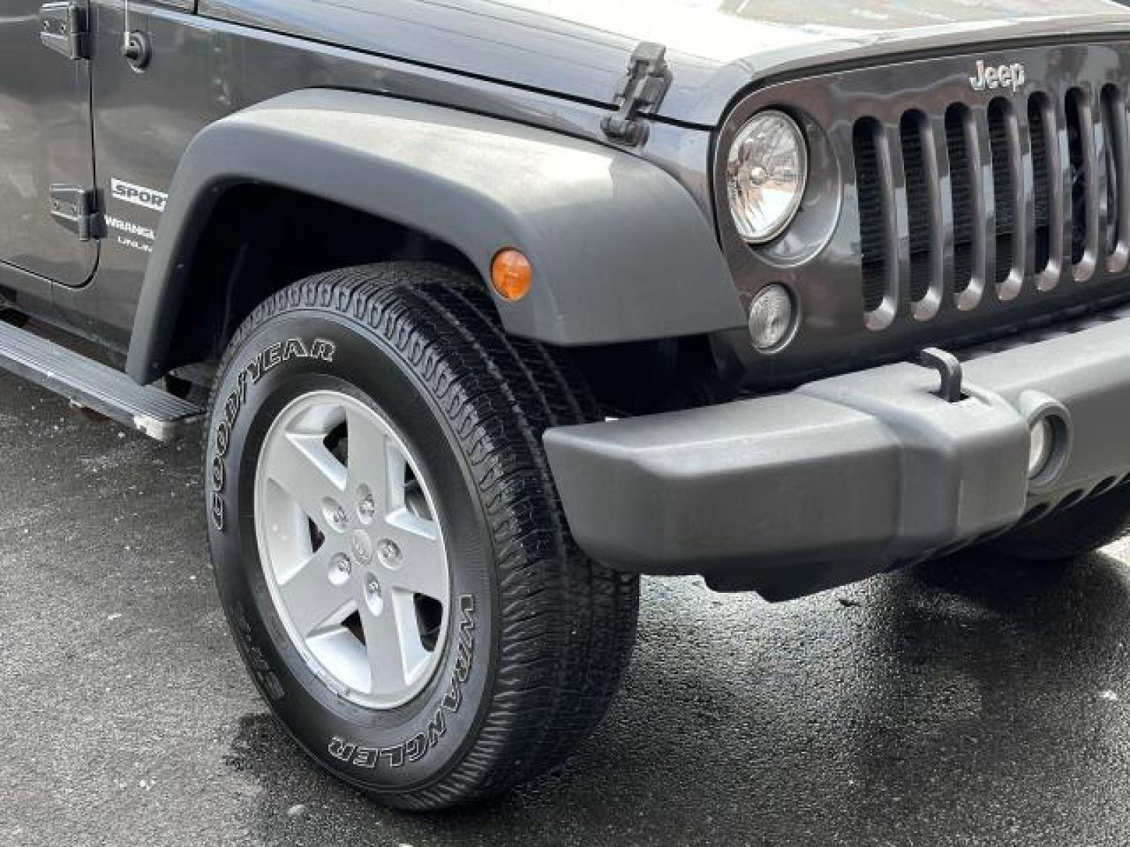 Used 2018 Jeep Wrangler Unlimited Sport S image 11