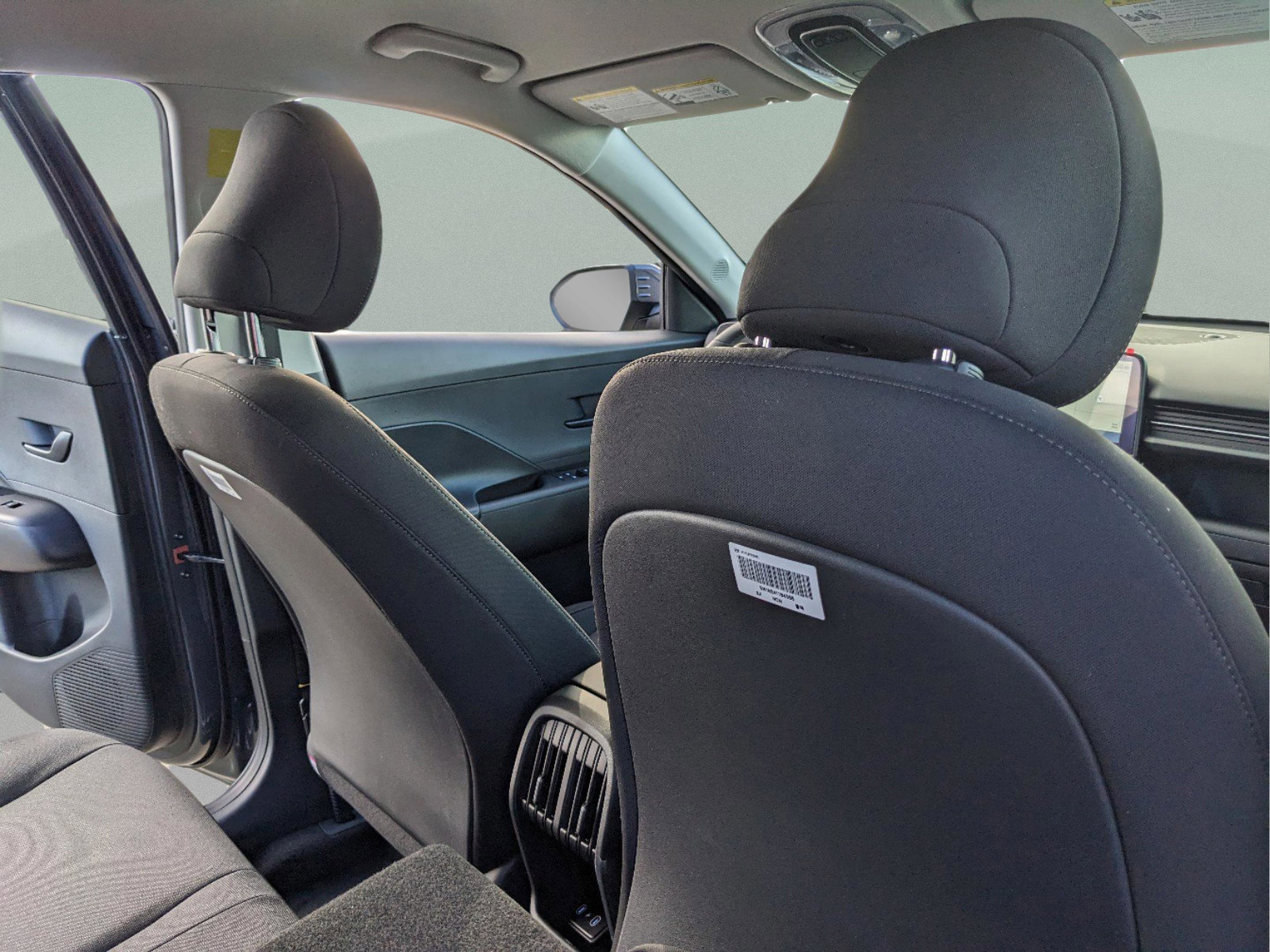 Used 2025 Hyundai Kona SEL image 16