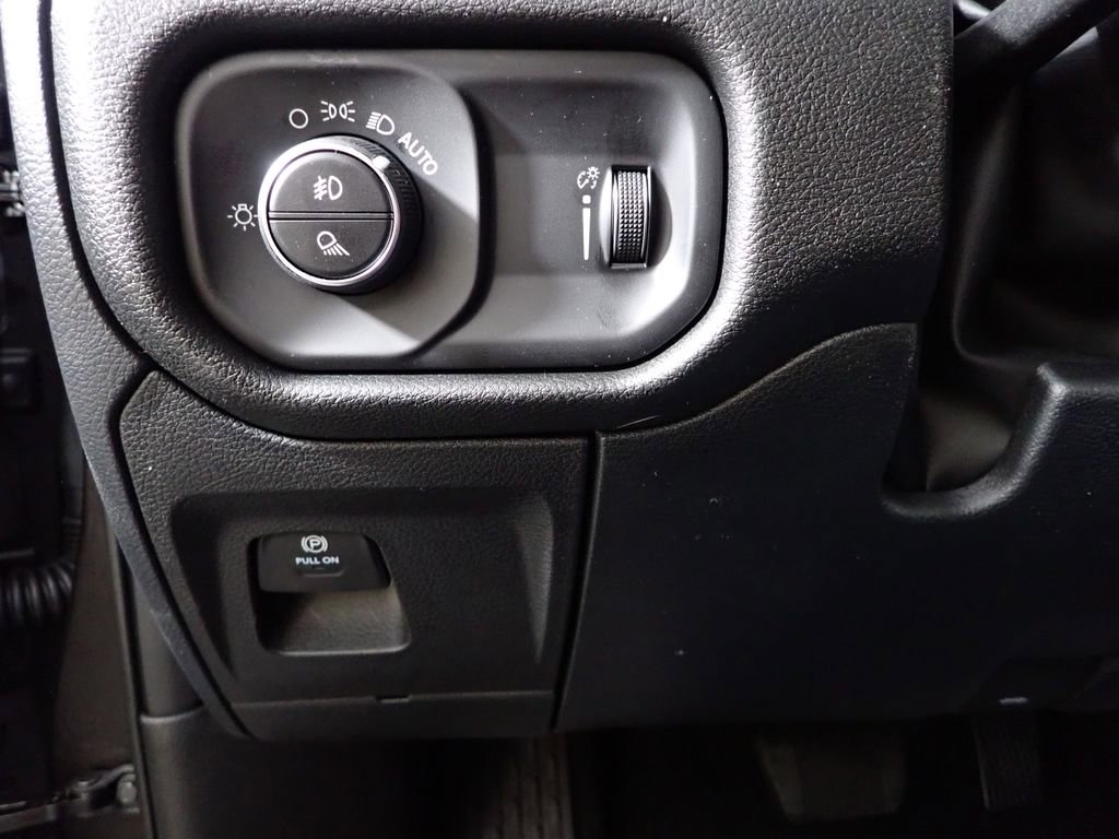 New 2026 RAM 1500 Express AWD/4WD image 23