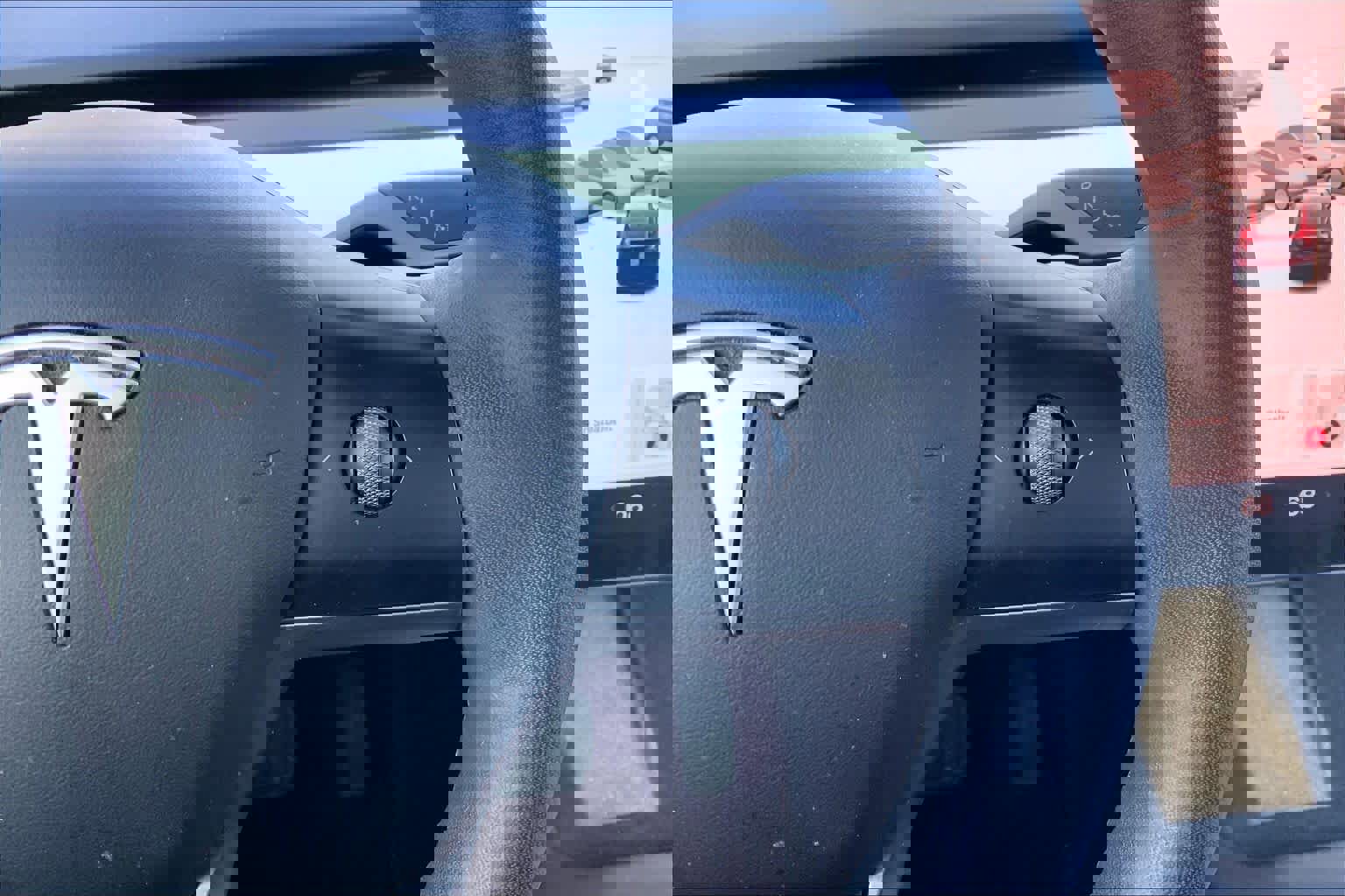 Used 2022 Tesla Model Y Long Range image 24