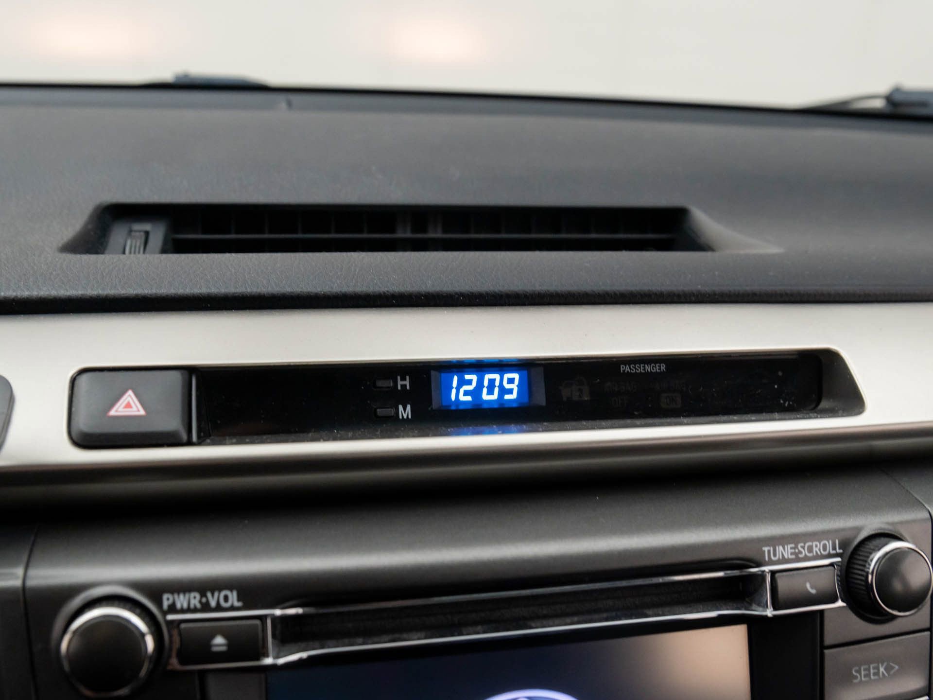 Used 2015 Toyota RAV4 XLE image 21