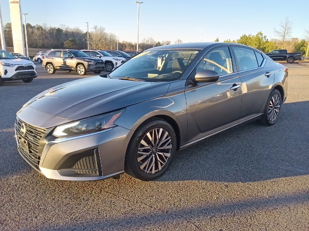 Used 2023 Nissan Altima 2.5 SV image 7