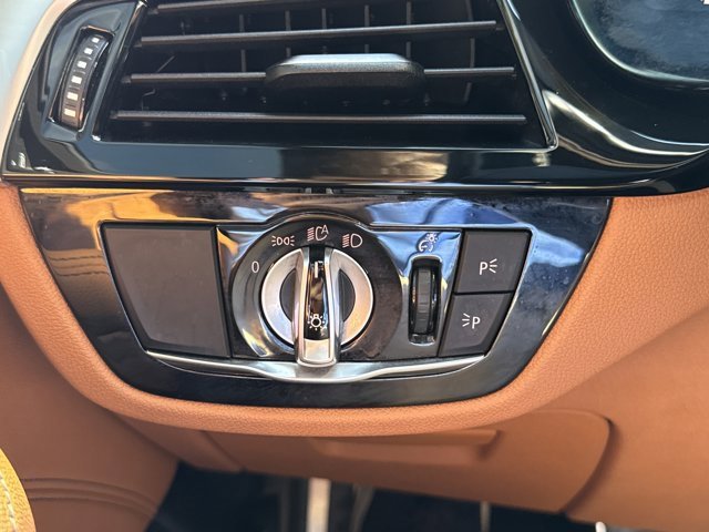 Certified 2022 BMW 540i xDrive w/ M Sport Package image 19