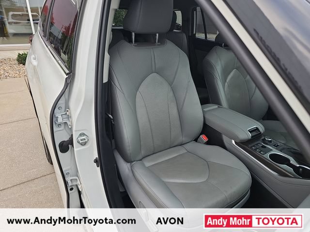 Used 2023 Toyota Highlander Limited AWD/4WD image 41