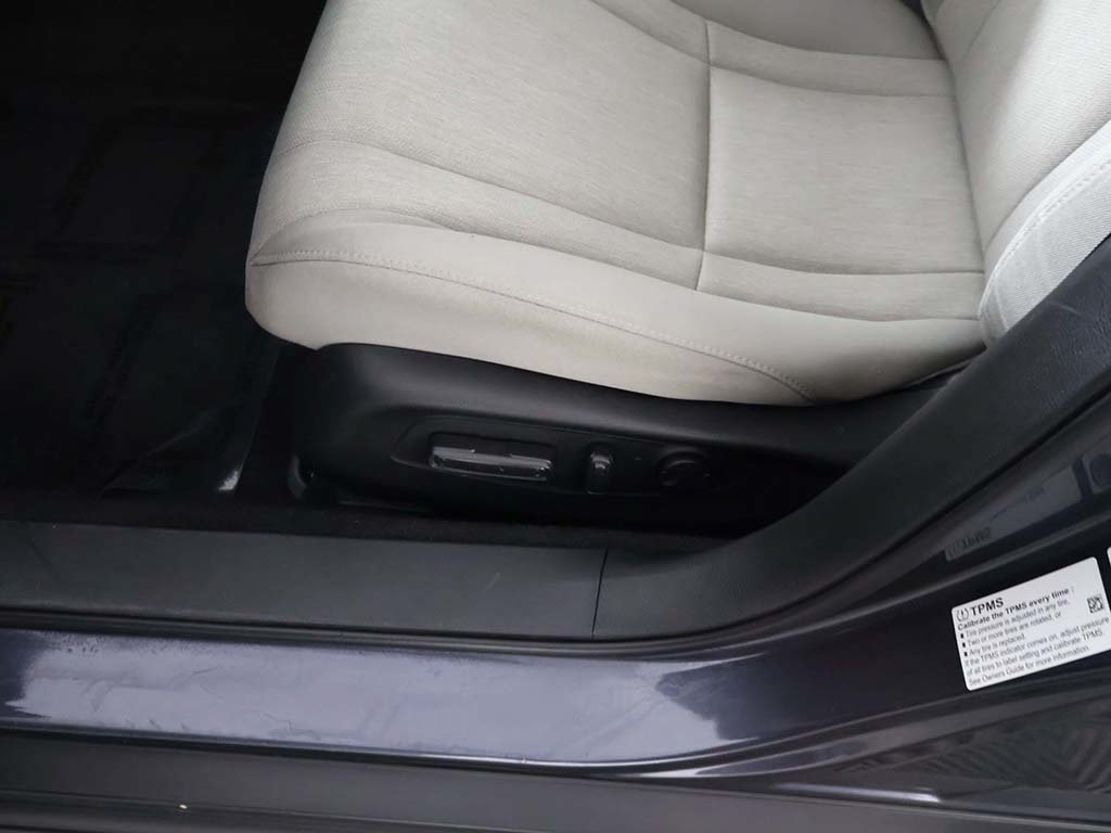 Used 2023 Honda Accord EX image 29