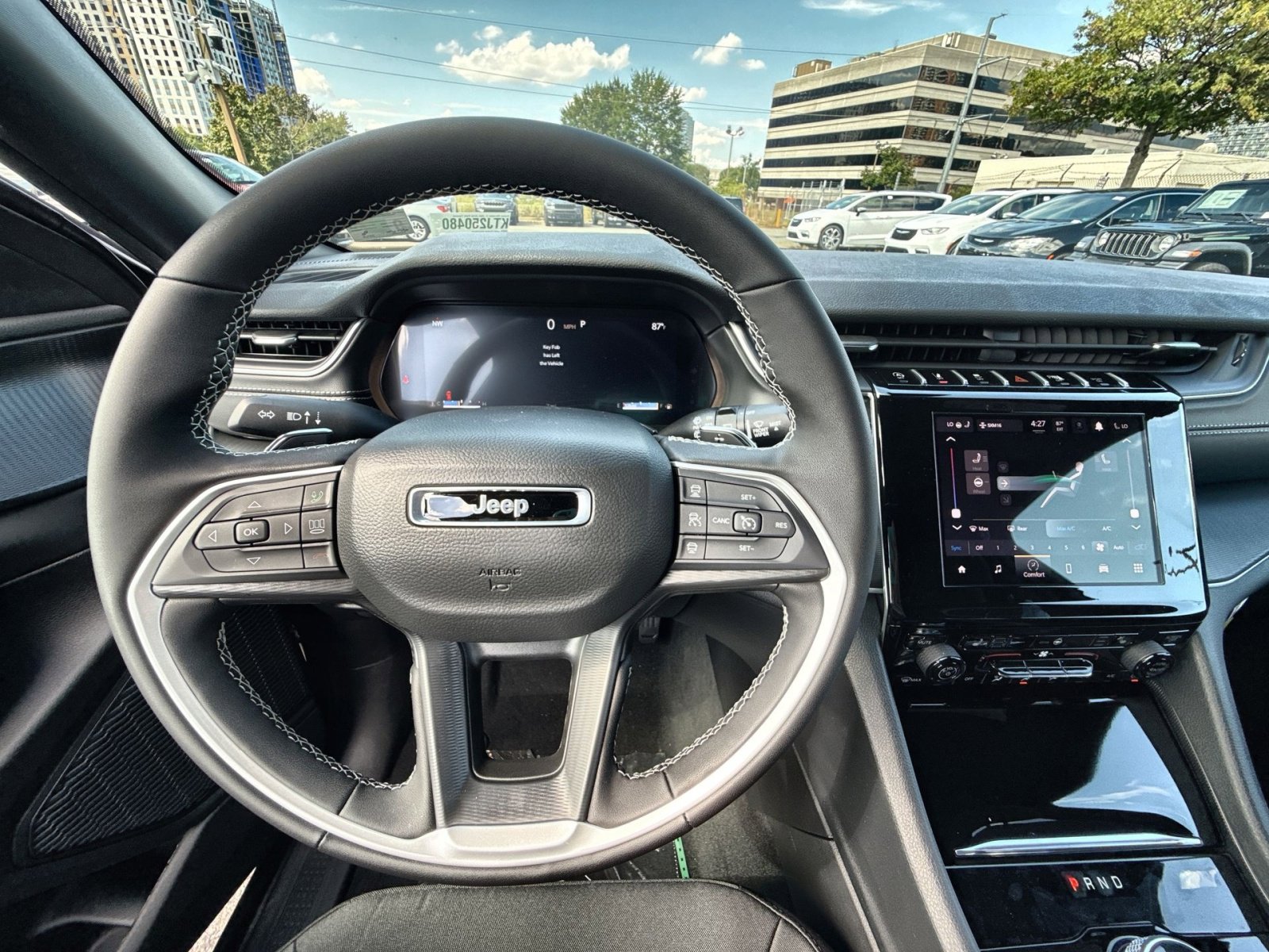 New 2025 Jeep Grand Cherokee Laredo X w/ Luxury Tech Group I image 16