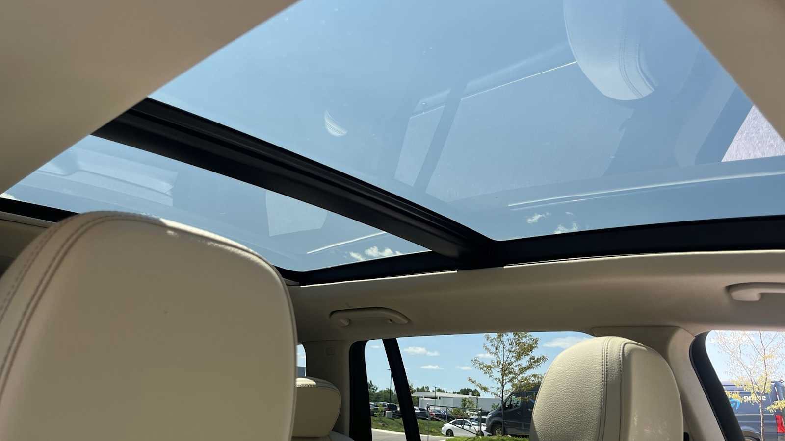 Used 2022 Mercedes-Benz GLS 450 4MATIC image 30