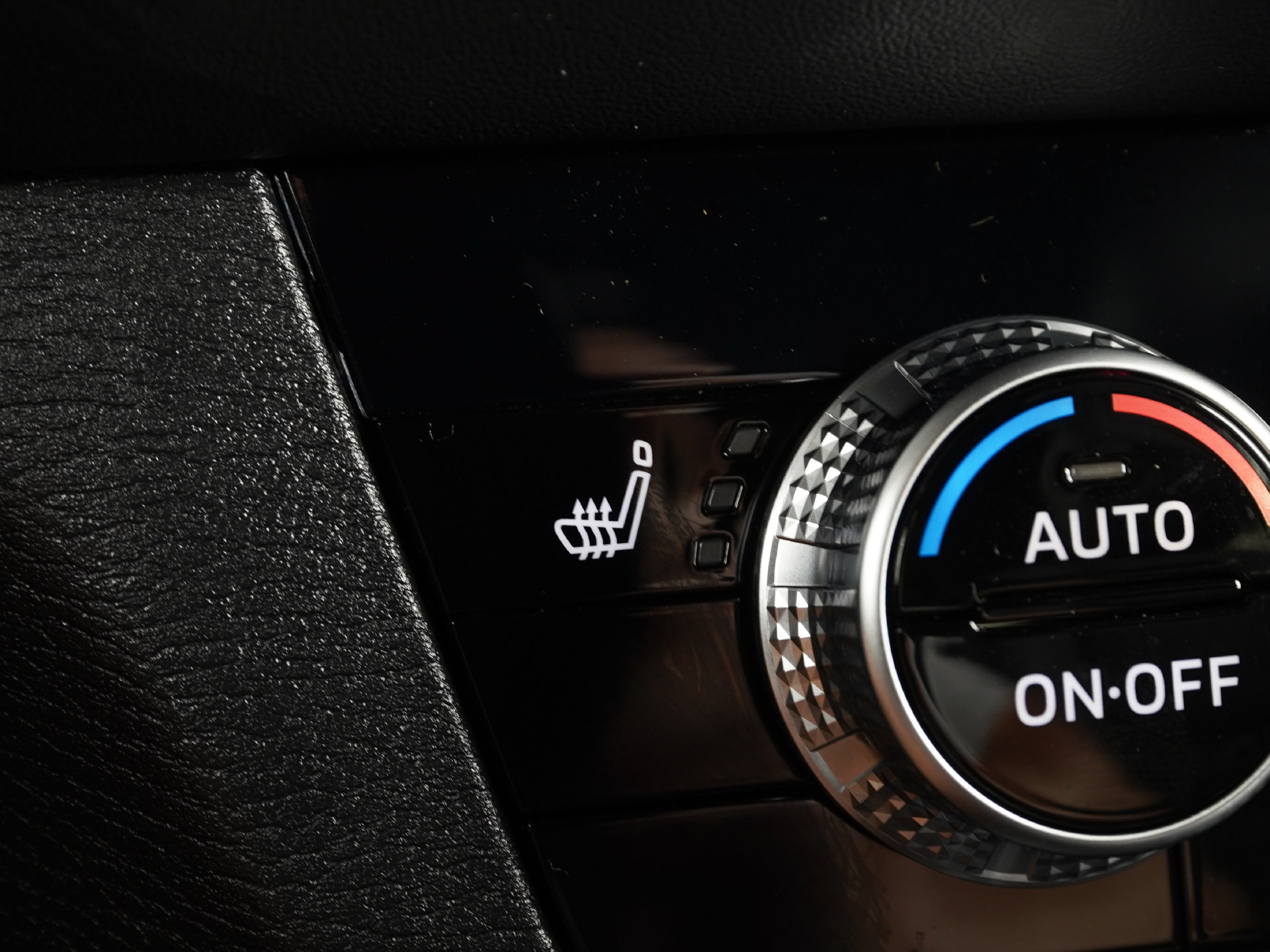 New 2026 Mitsubishi Outlander LE FWD image 15