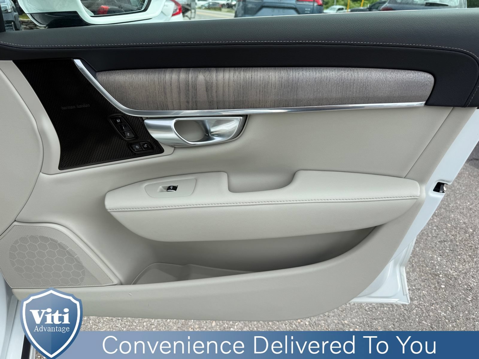 Certified 2023 Volvo S90 B6 Ultimate w/ Protection Package Premier AWD/4WD image 29