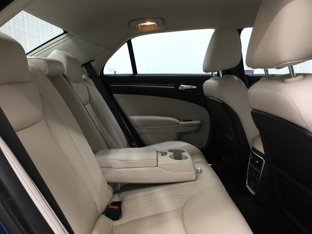 Used 2022 Chrysler 300 Touring L w/ Comfort Group AWD/4WD image 17