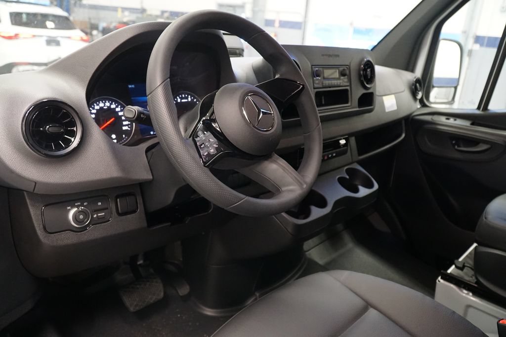 New 2025 Mercedes-Benz Sprinter 2500 image 10