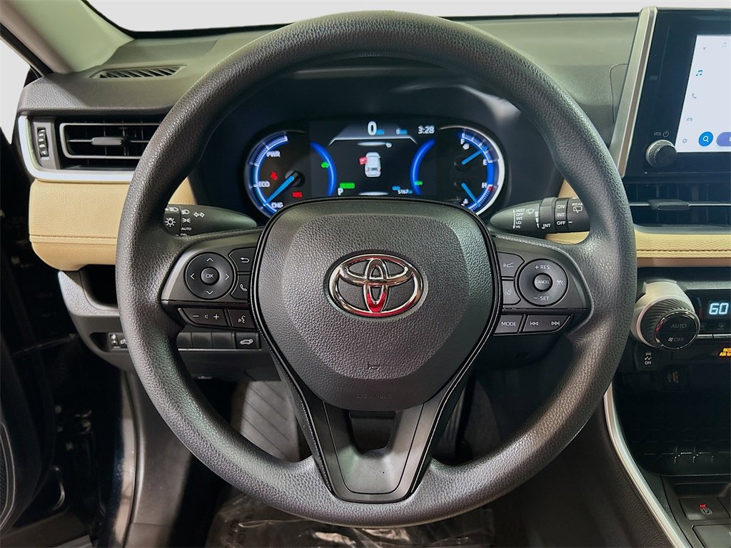 Used 2025 Toyota RAV4 XLE image 9