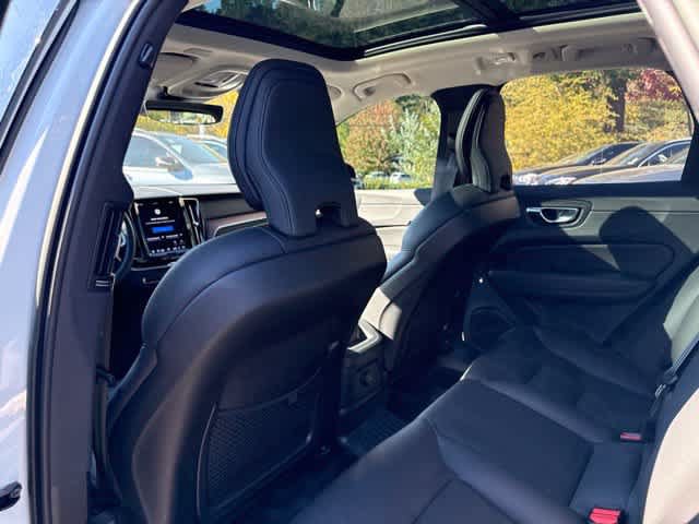 Used 2023 Volvo XC60 T8 Plus w/ Climate Package AWD/4WD image 10