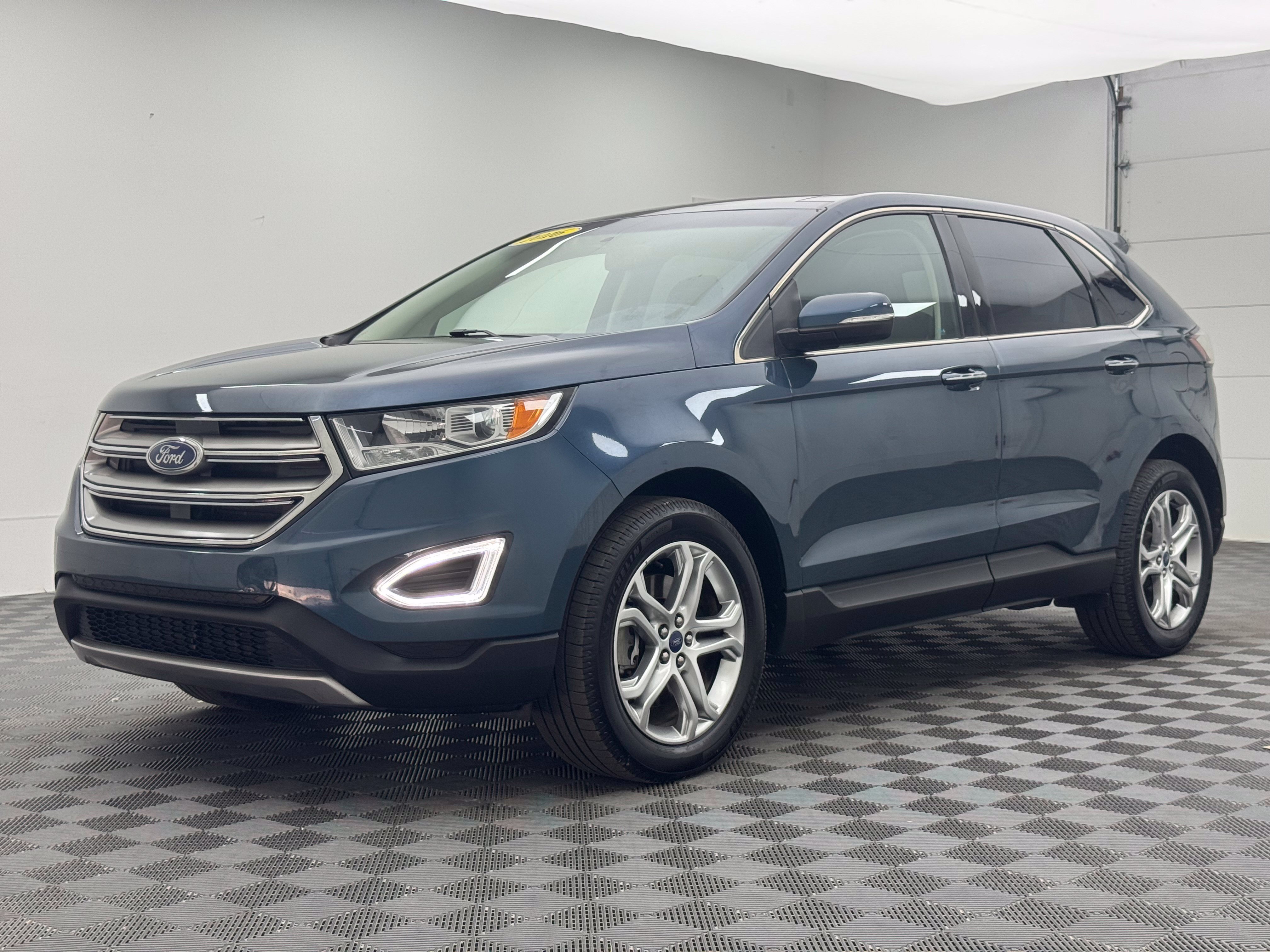 Used 2016 Ford Edge Titanium w/ Equipment Group 301A AWD/4WD image 2