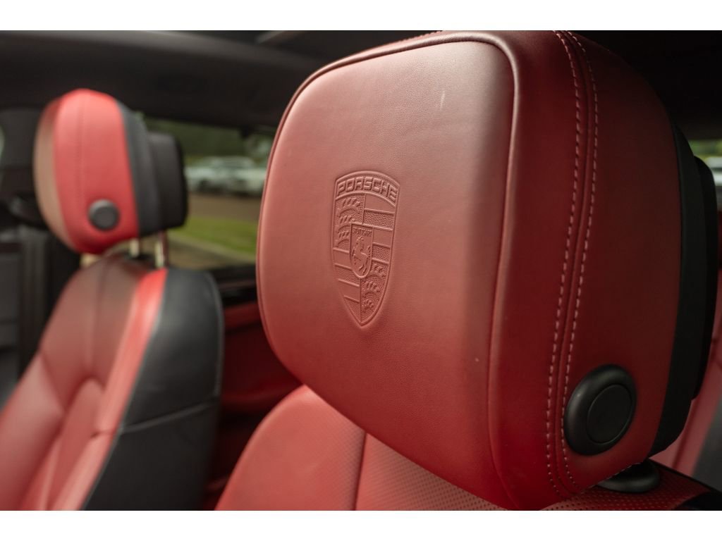 Used 2023 Porsche Macan Turbo AWD/4WD image 14