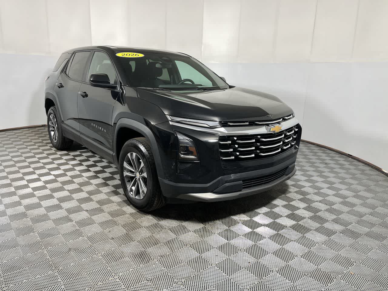 Used 2026 Chevrolet Equinox LT AWD/4WD image 2