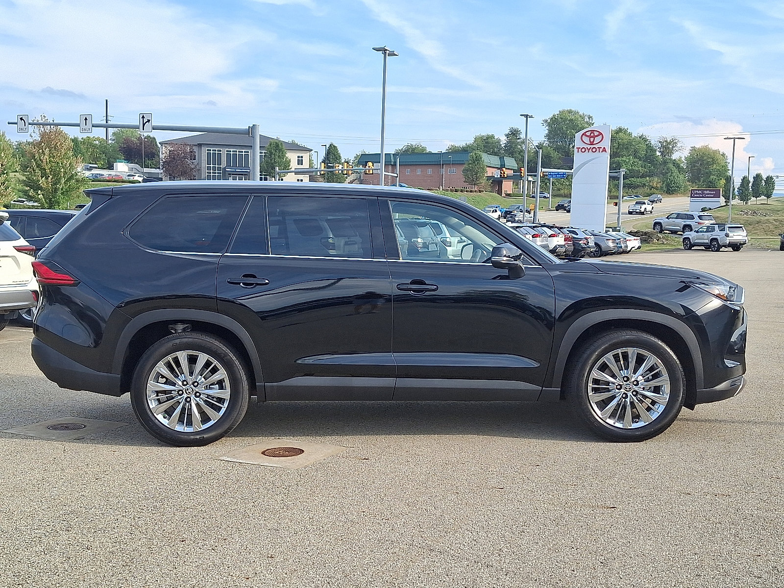 Used 2024 Toyota Grand Highlander AWD image 7