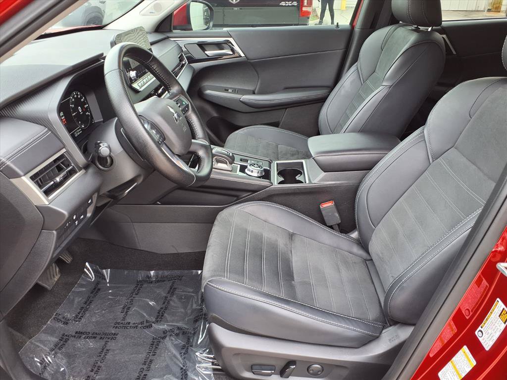 Used 2025 Mitsubishi Outlander 4WD Plug-In Hybrid image 17