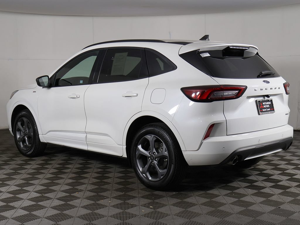Used 2024 Ford Escape ST-Line w/ Tech Pack #1 AWD/4WD image 9