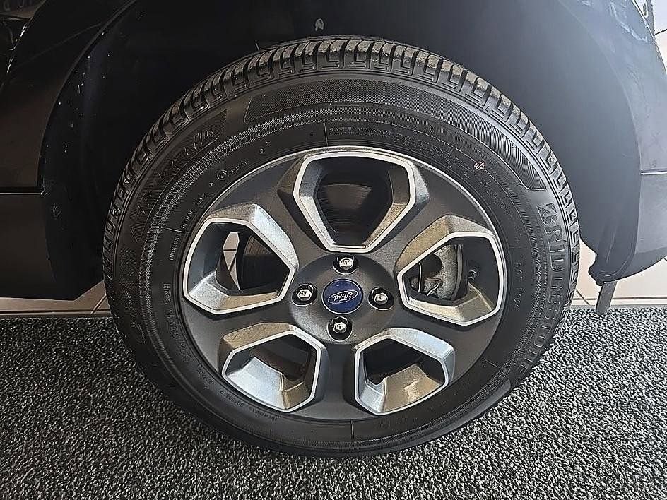 Used 2022 Ford EcoSport S image 35