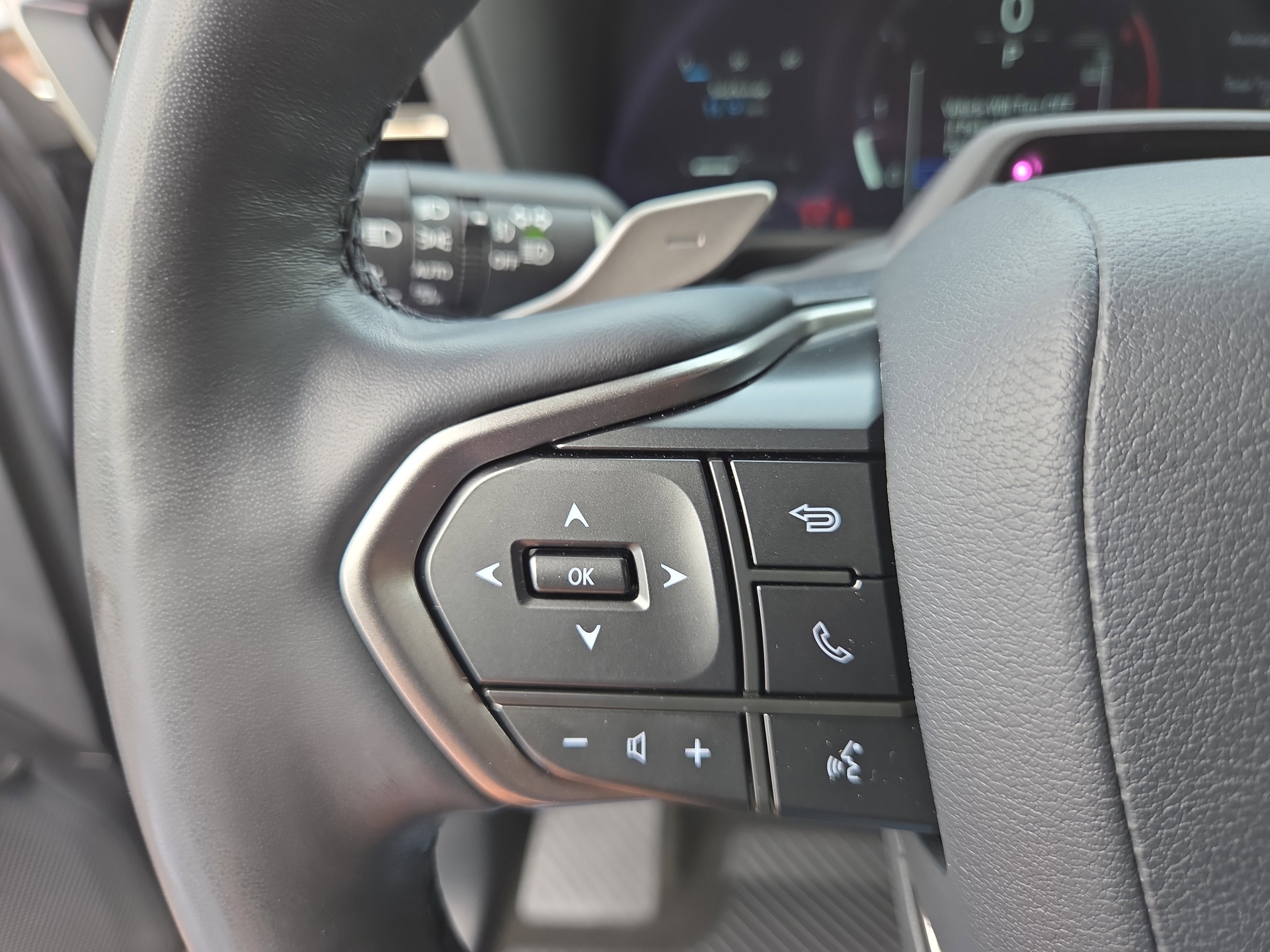 Used 2024 Lexus GX 550 w/ Accessory Package (2T) AWD/4WD image 32