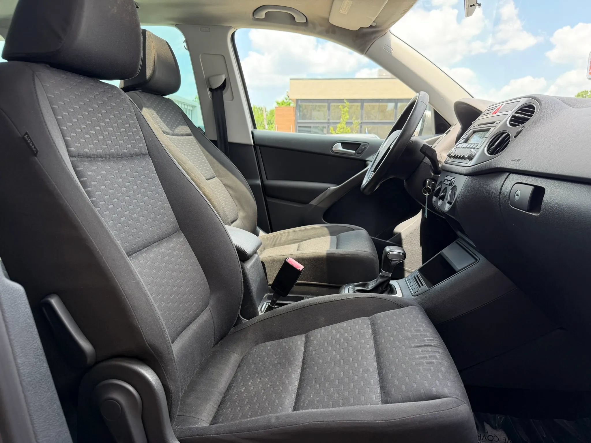 Used 2009 Volkswagen Tiguan S FWD image 14