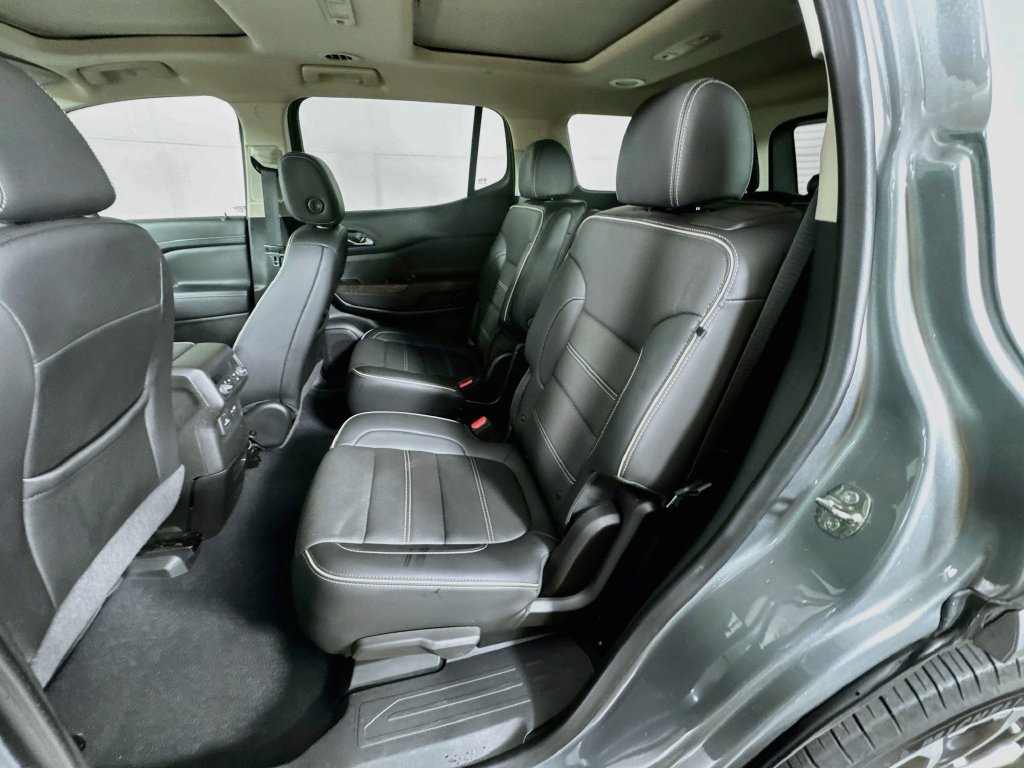 Used 2023 GMC Acadia Denali w/ Denali Ultimate Package FWD image 30