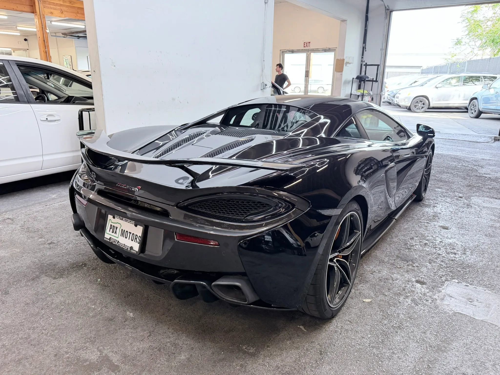 Used 2017 McLaren 570S Coupe RWD image 3