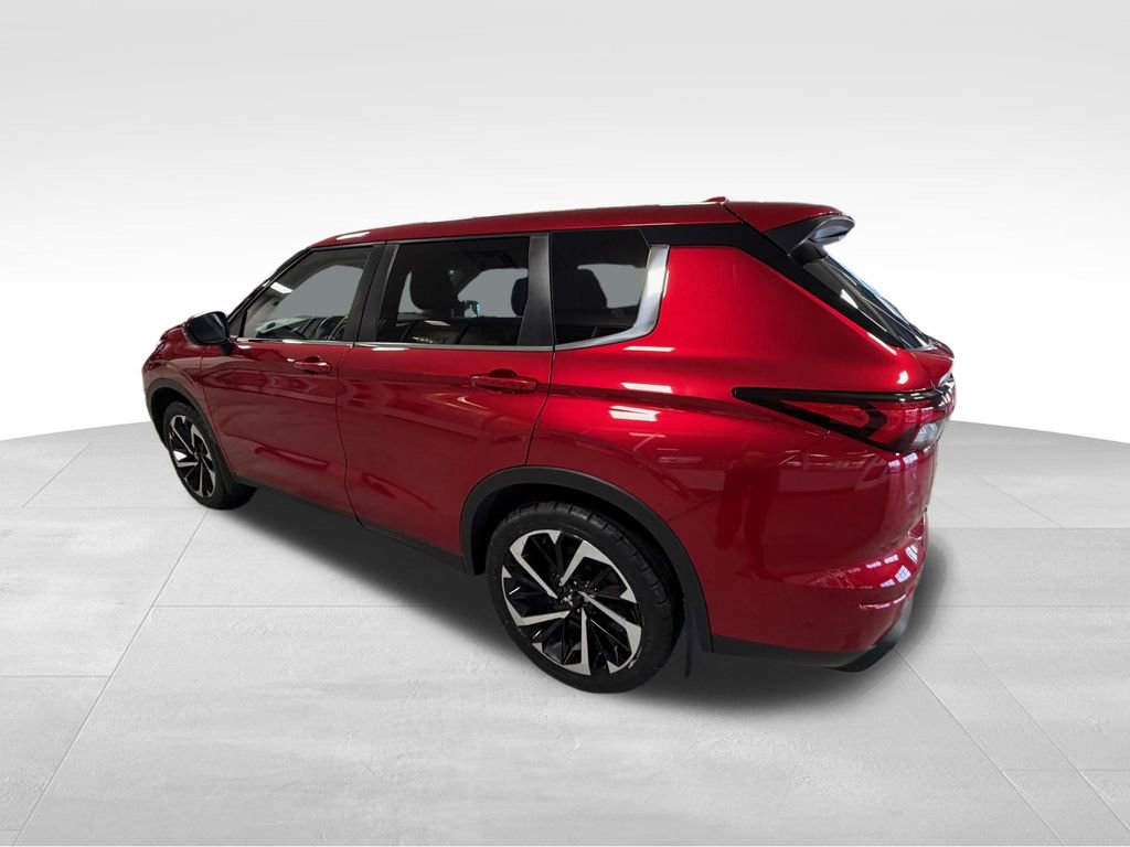 Used 2022 Mitsubishi Outlander ES image 4