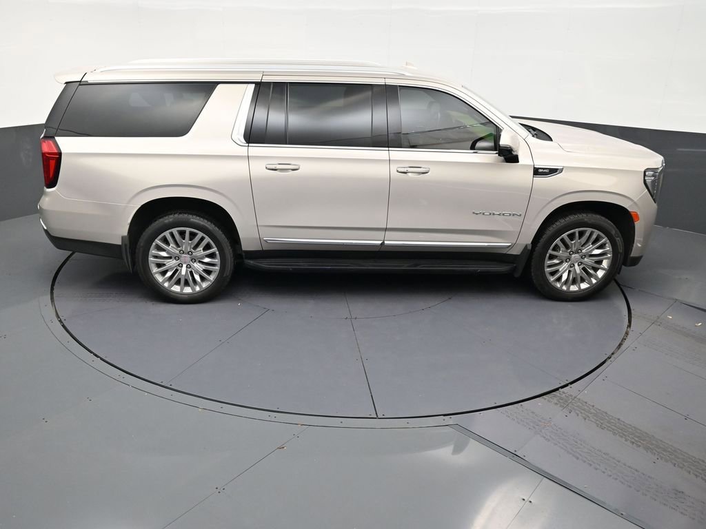 Used 2023 GMC Yukon XL SLT w/ SLT Luxury Package RWD image 16