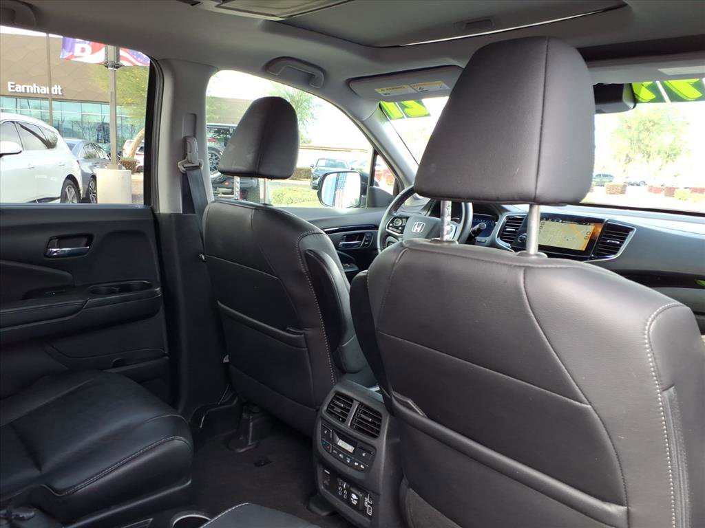 Used 2021 Honda Pilot Touring image 13