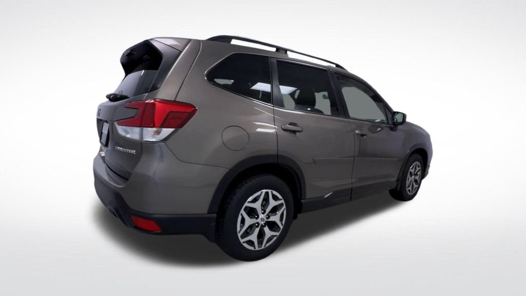 Used 2021 Subaru Forester Premium AWD/4WD image 8