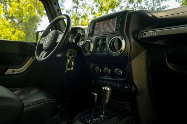 Used 2014 Jeep Wrangler Rubicon w/ Dual Top Group image 27