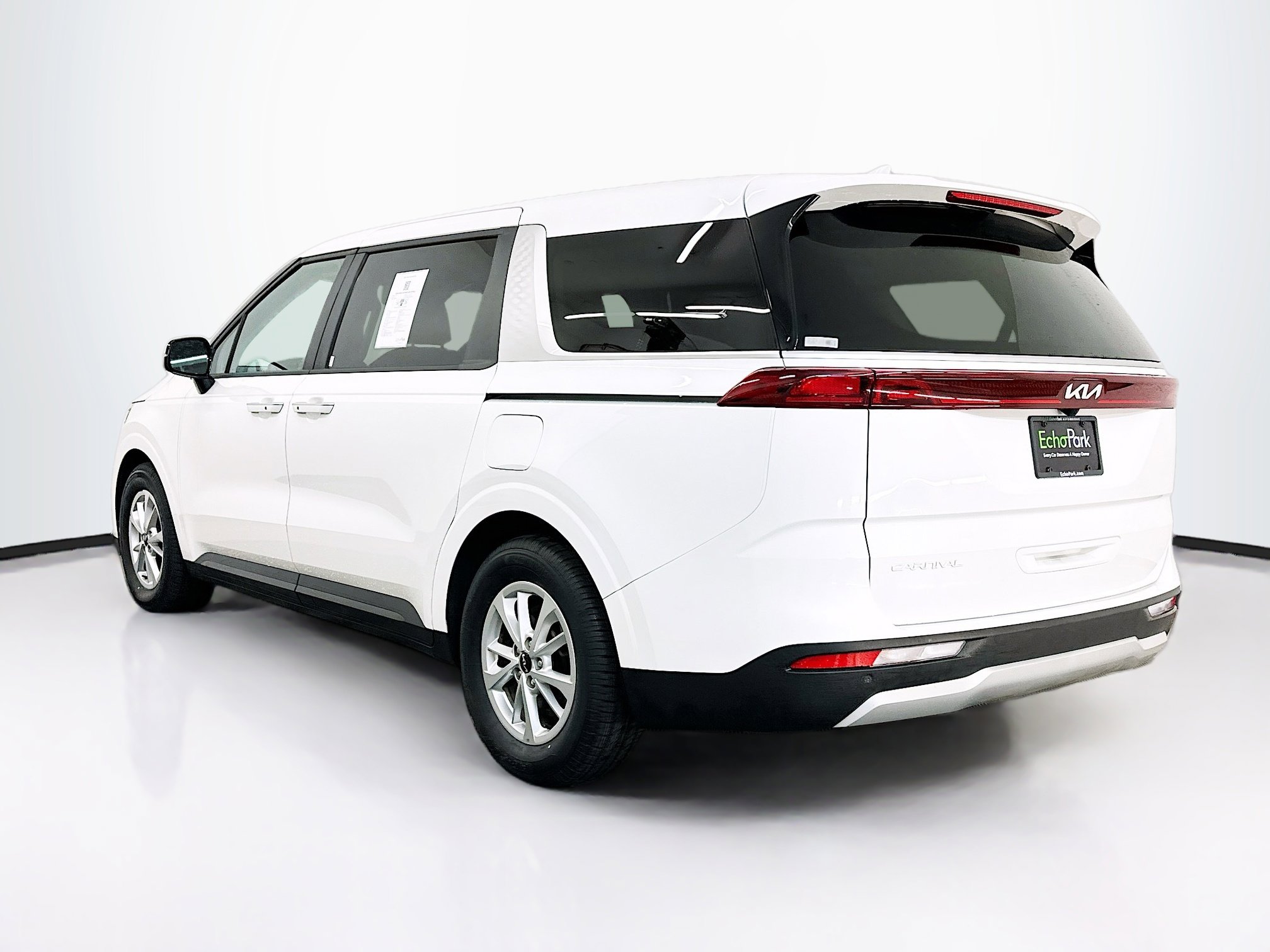 Used 2024 Kia Carnival LX image 5