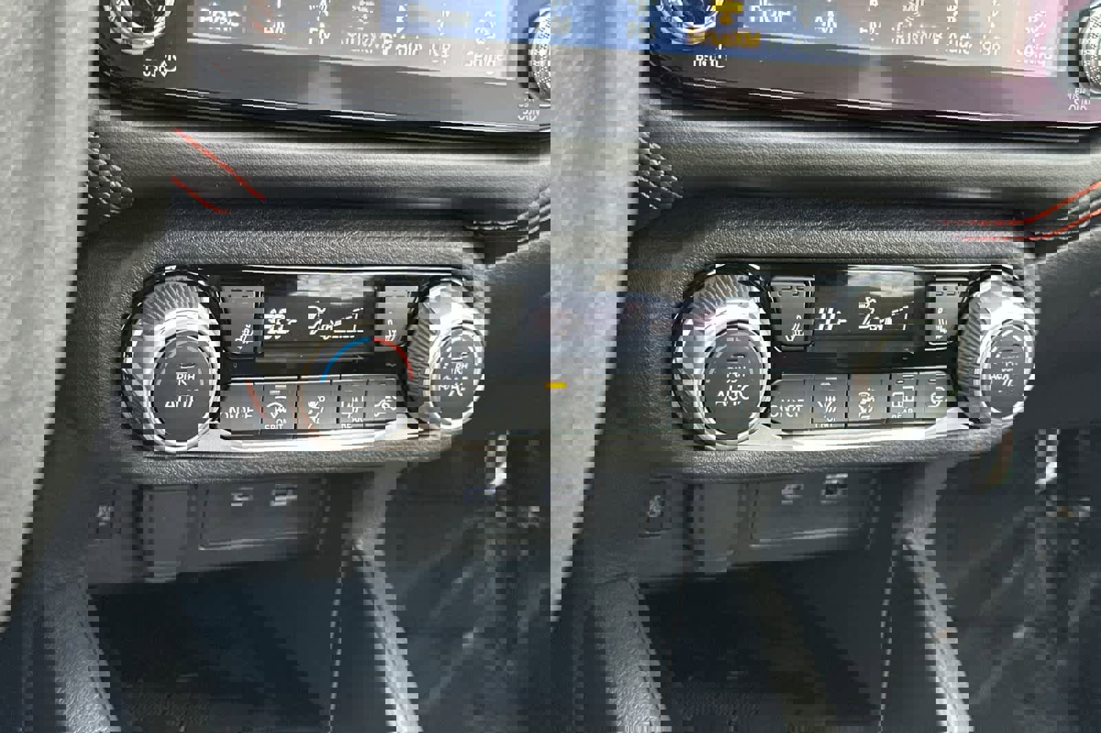 New 2025 Nissan Versa SR w/ Trunk Package image 19