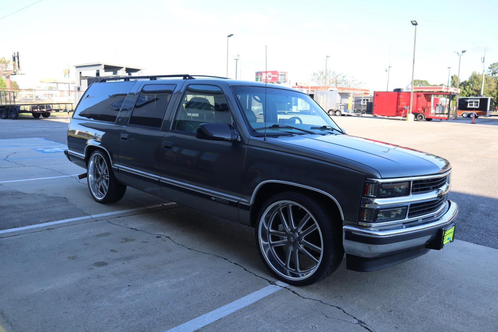 Used 1999 Chevrolet Suburban 2WD w/ Preferred Equipment Group 3 image 8