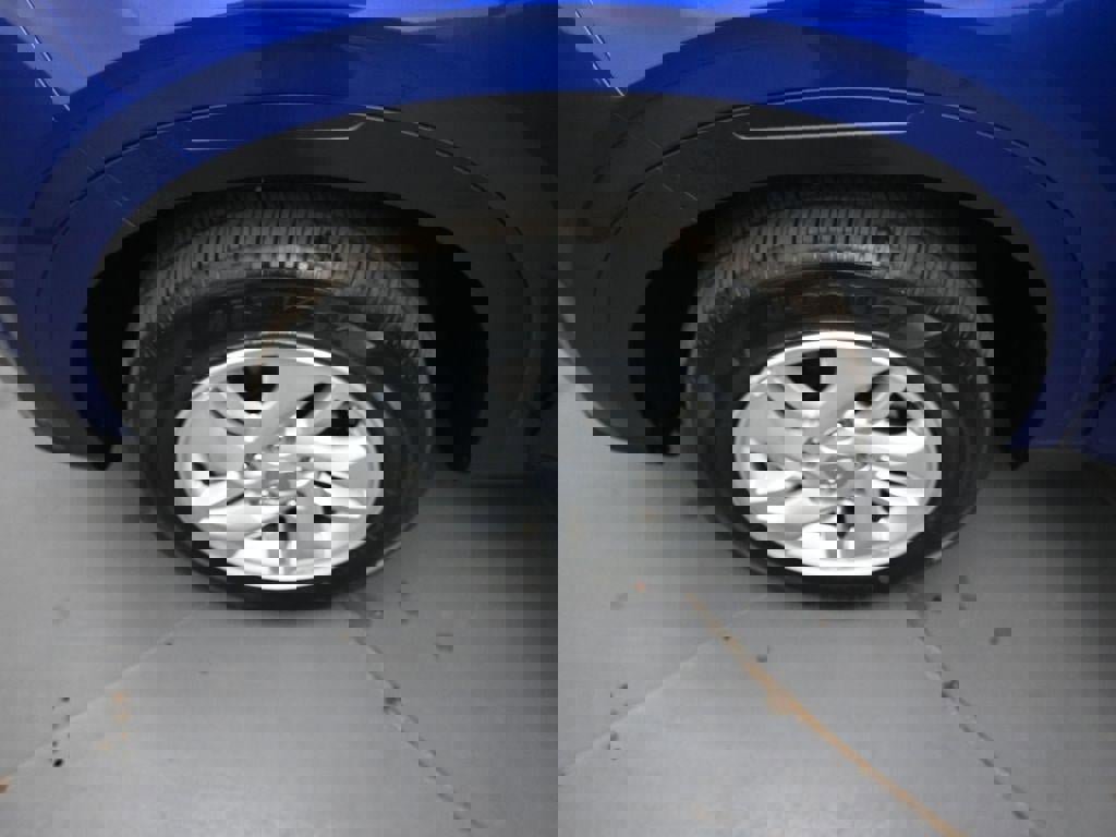 New 2025 Hyundai Venue SE image 30