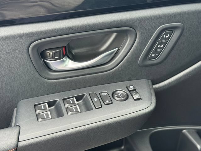 Certified 2025 Honda Pilot TrailSport image 32