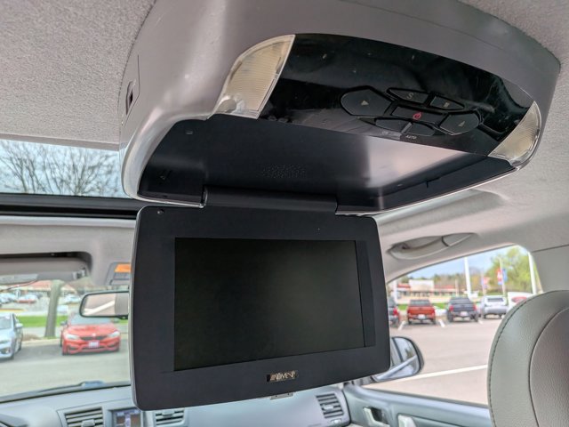 Used 2012 Toyota Highlander SE w/ Tow Pkg image 21