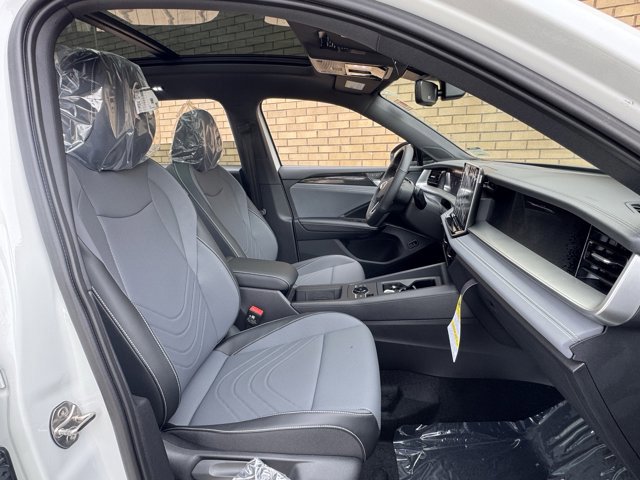 New 2026 Volkswagen Tiguan SE R-Line image 6