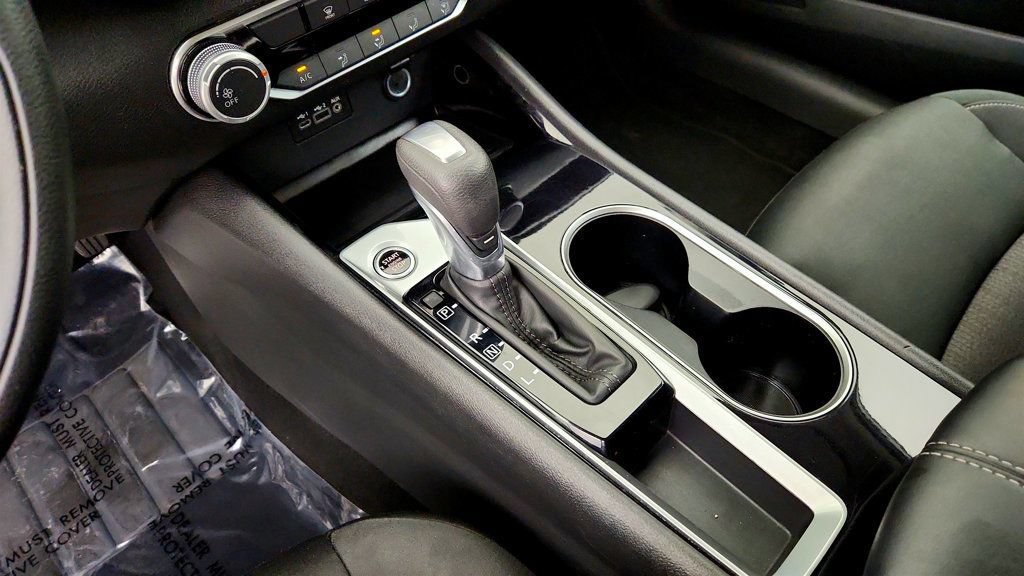 Used 2024 Nissan Altima 2.5 SV FWD image 16