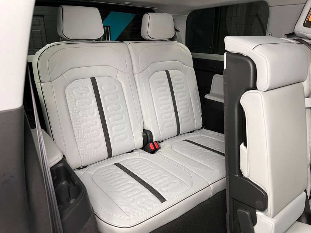 Used 2025 Rivian R1S Adventure AWD/4WD image 26