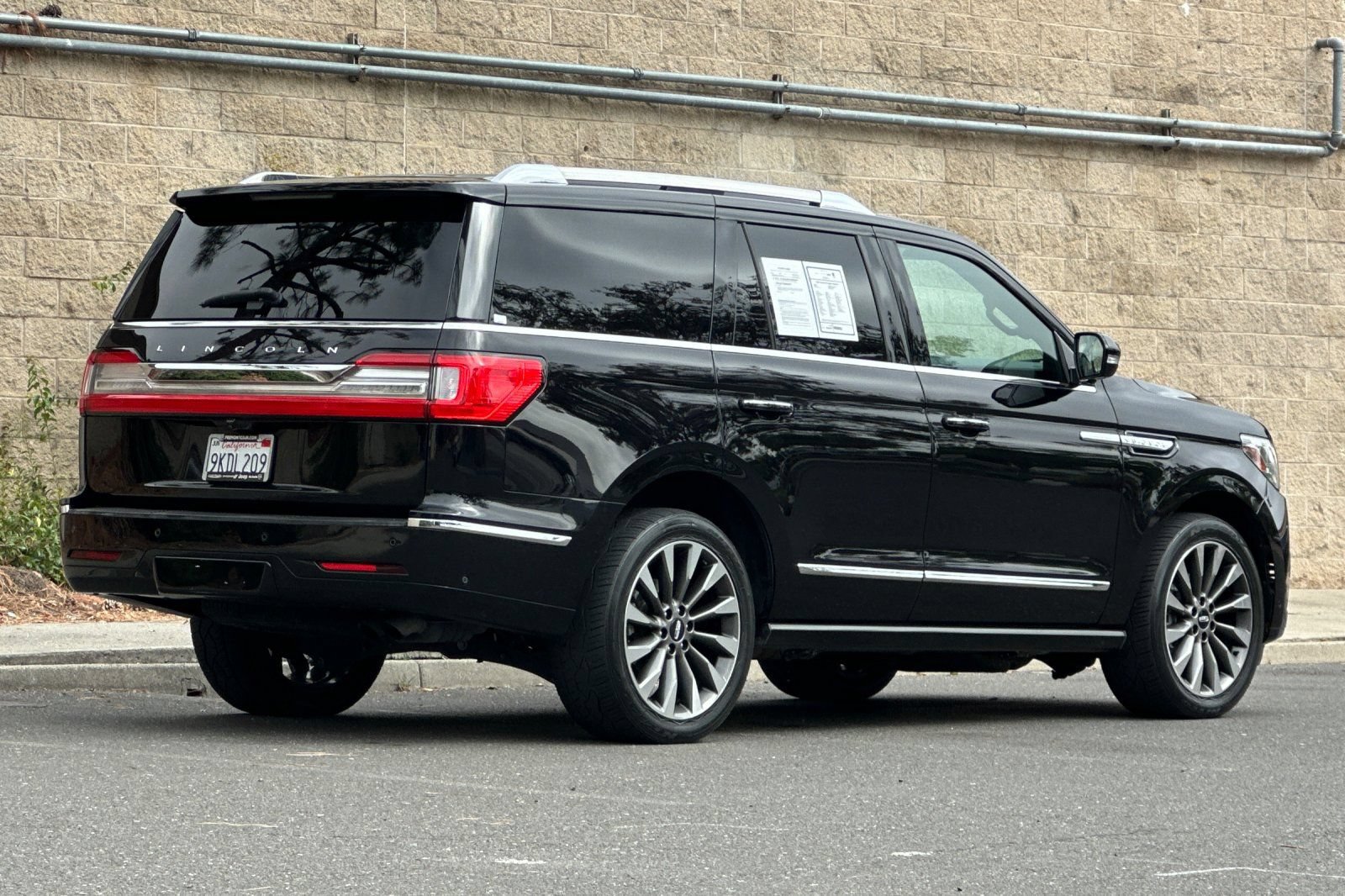 Used 2020 Lincoln Navigator Reserve RWD image 3