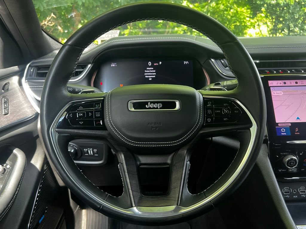 Used 2022 Jeep Grand Cherokee L Overland w/ Luxury Tech Group IV AWD/4WD image 16