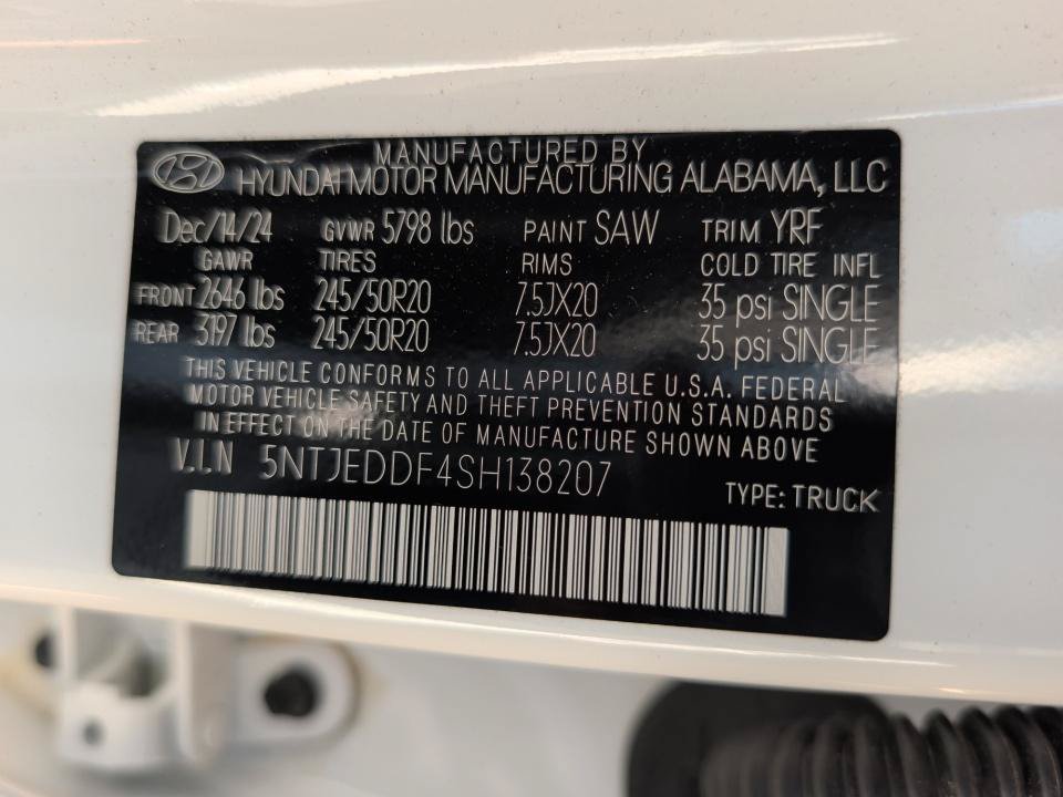 Used 2025 Hyundai Santa Cruz Limited AWD/4WD image 35