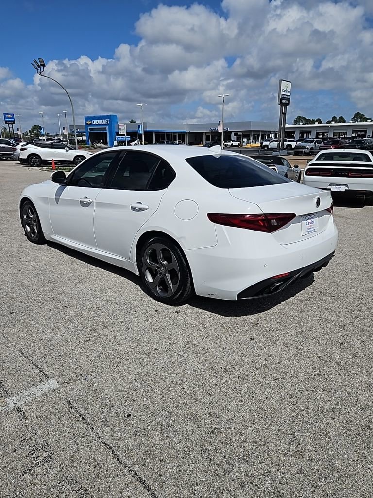Used 2018 Alfa Romeo Giulia image 5