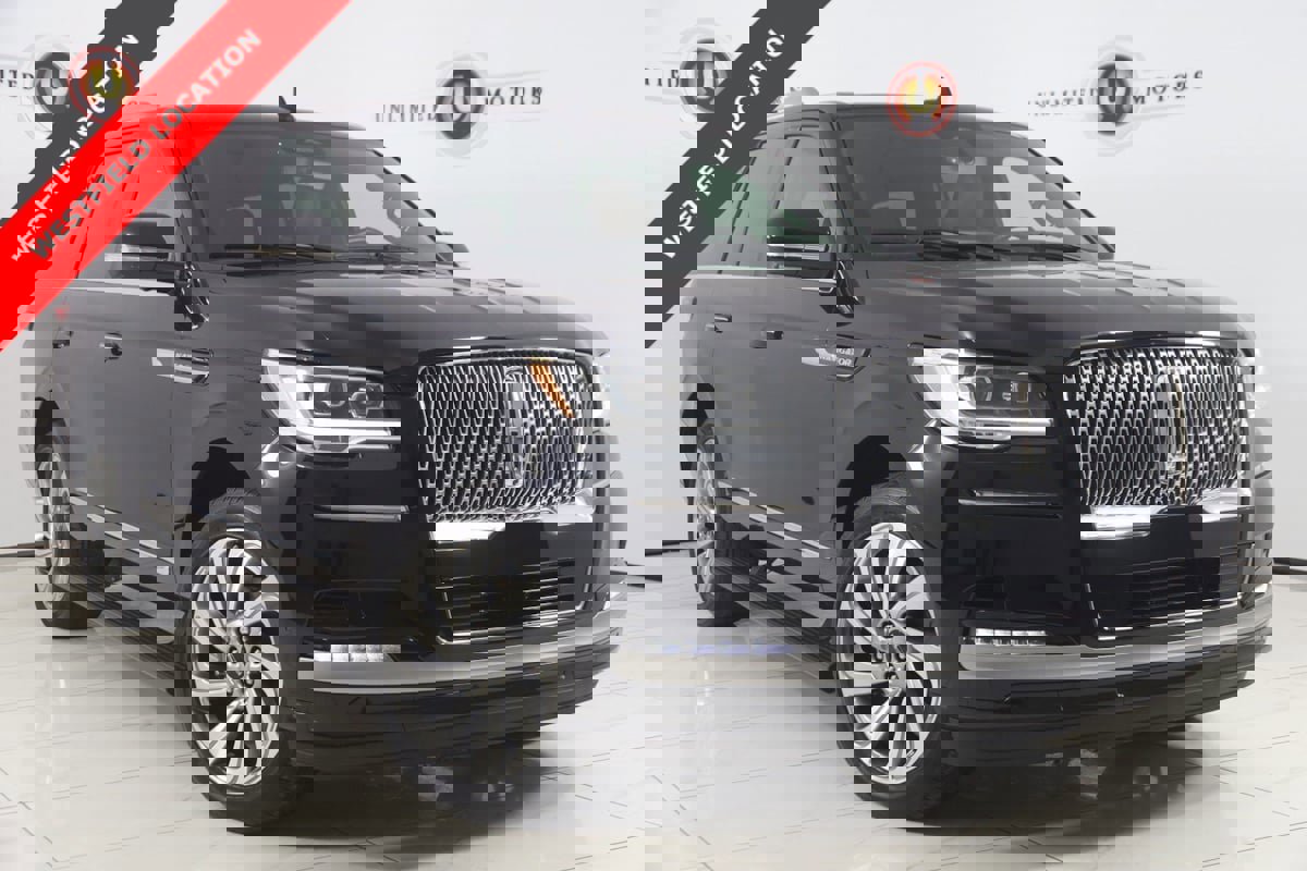 Used 2023 Lincoln Navigator Reserve image 1