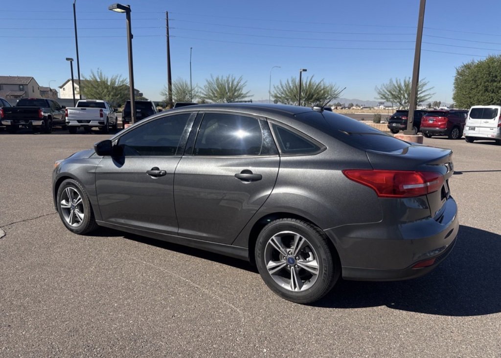 Used 2018 Ford Focus SE w/ SE Appearance Package image 8