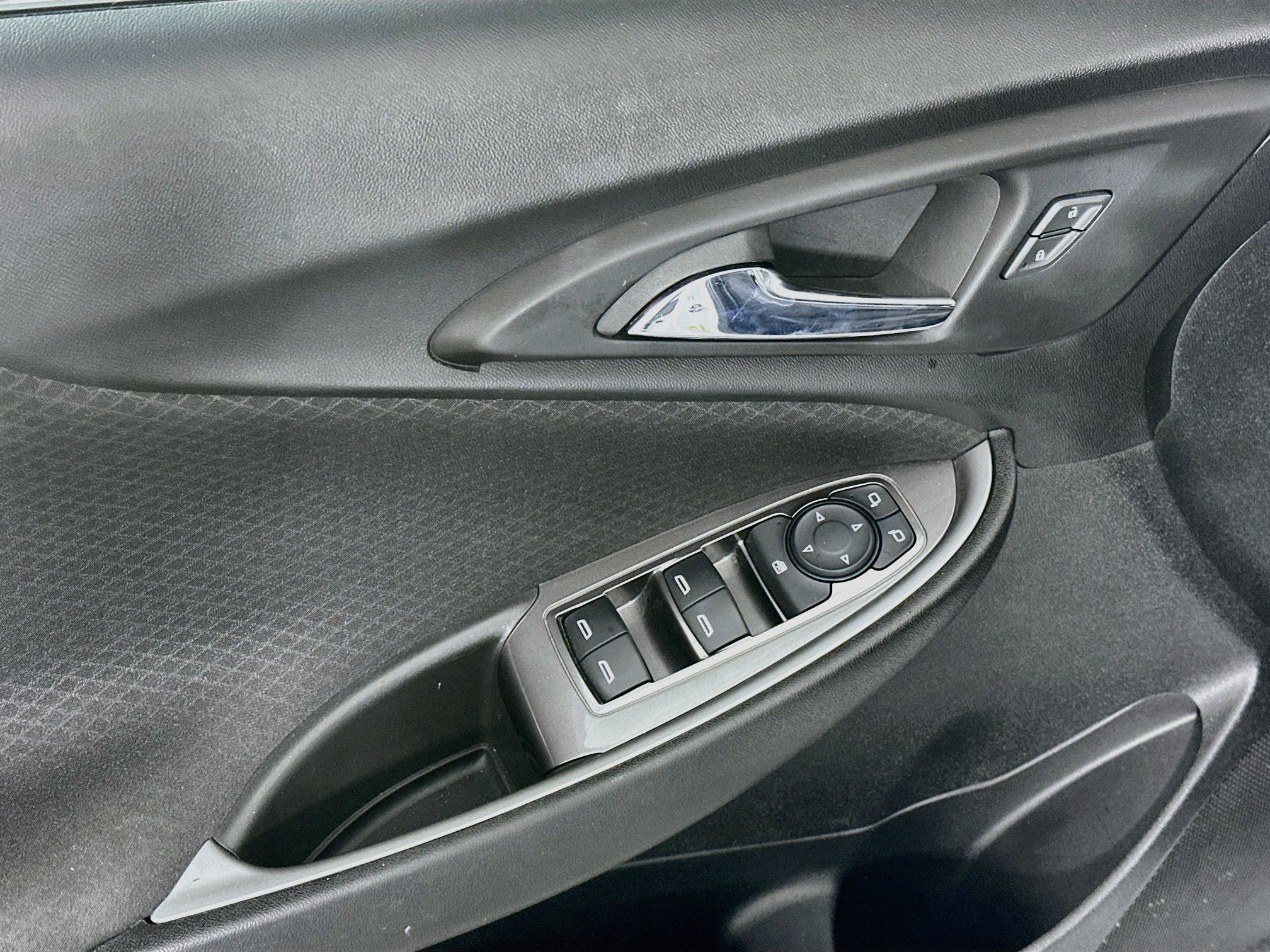 Used 2023 Chevrolet Malibu RS w/ LPO, Floor Liner Package FWD image 15