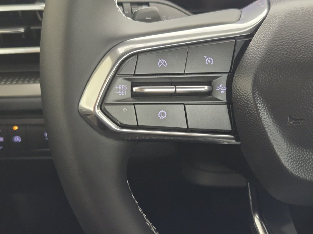 New 2026 Chevrolet Traverse LT w/ Midnight/Sport Edition FWD image 31